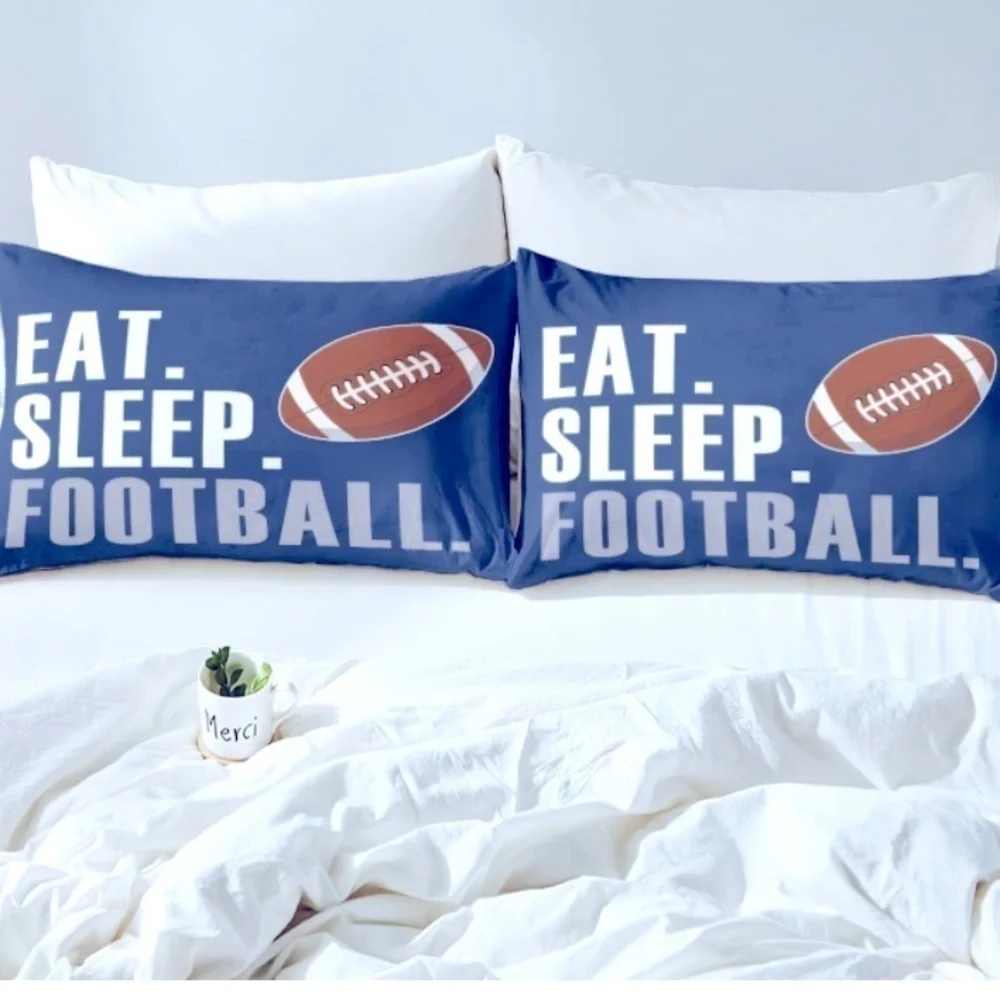 Football duvet cover  and shams set size  NWT lightweight king size reversible